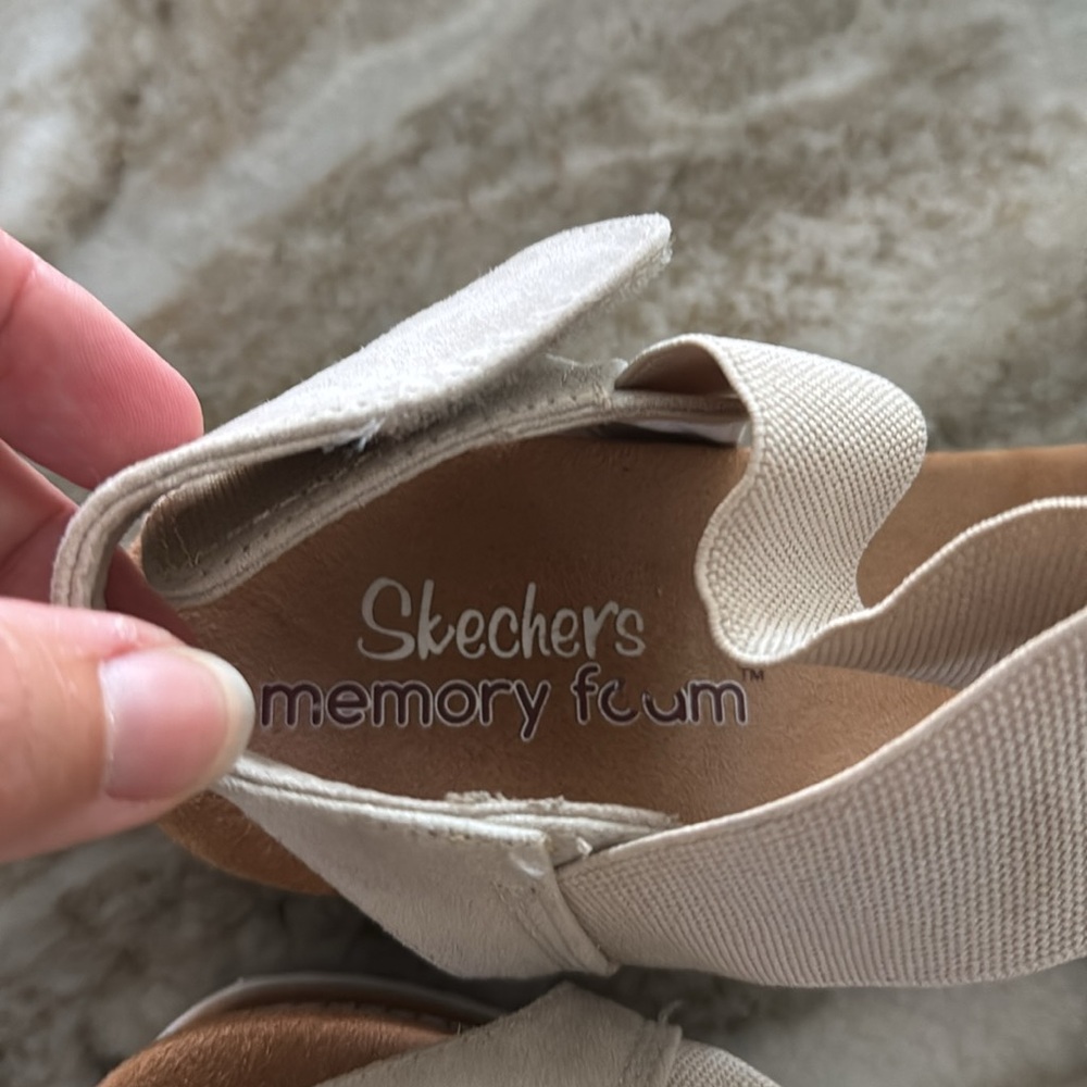 Skechers Size 11 Memory Foam Sole Adjustable Sand… - image 3
